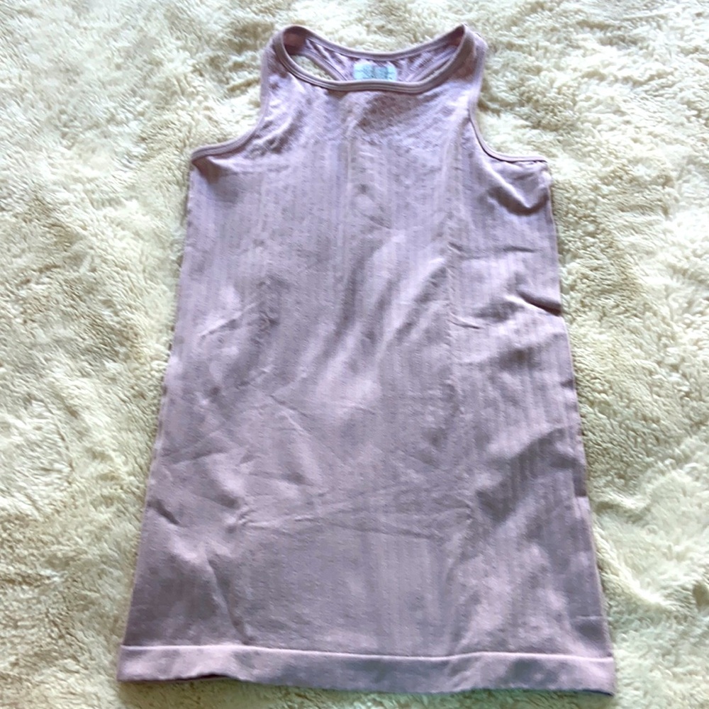 Athlete fitted workout top